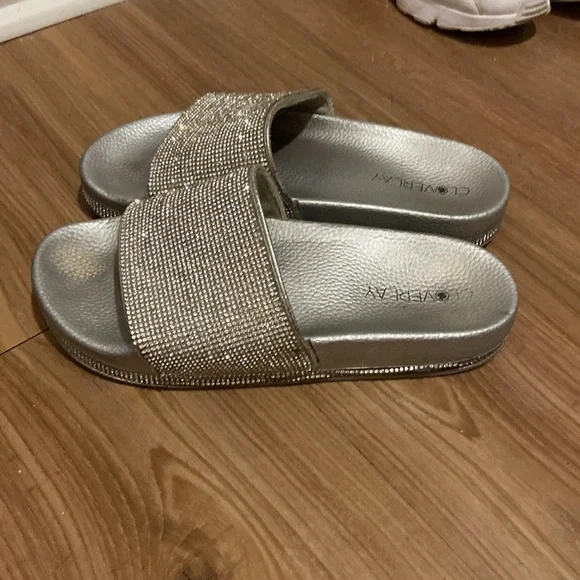 Sparkly Slides - Picture 3 of 3